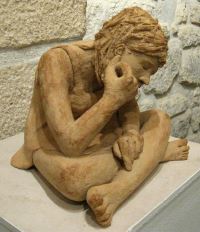 femme assise
