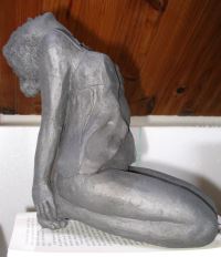 femme à genoux extension