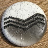 raku noir et blanc chevrons noirs